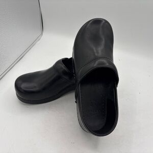 Dansko Women's Black Professional Clogs Leather Size EU 40 US 9.5-10